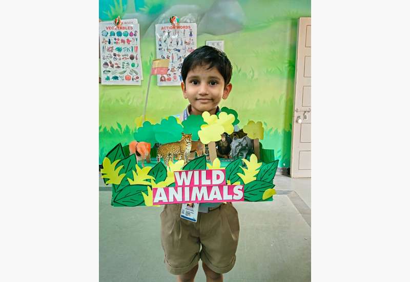 LKG and UKG students of our school created wonderful projects