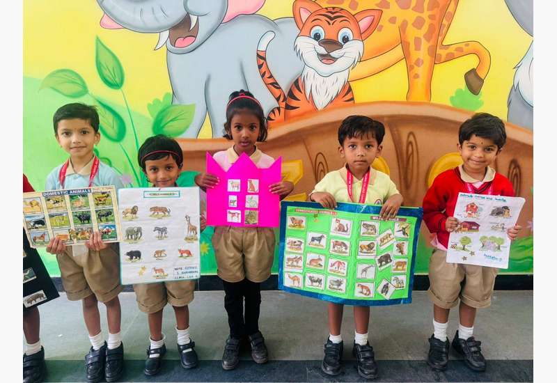 LKG and UKG students of our school created wonderful projects